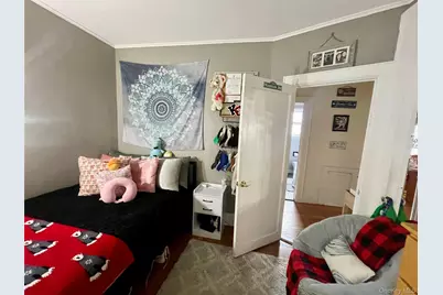 372 E 235th Street, Bronx, NY 10470 - Photo 9