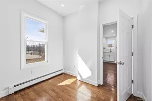 22 Colonial Ave, Freeport, NY 11520 - Photo 25