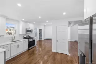 22 Colonial Ave, Freeport, NY 11520 - Photo 19