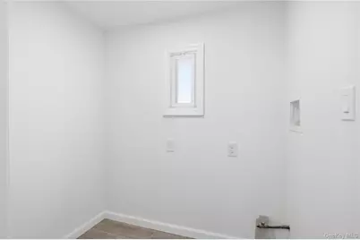 22 Colonial Avenue, Freeport, NY 11520 - Photo 17