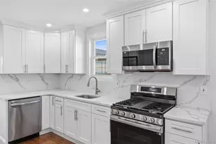 22 Colonial Ave, Freeport, NY 11520 - Photo 15