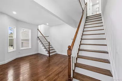 22 Colonial Avenue, Freeport, NY 11520 - Photo 9