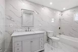 22 Colonial Ave, Freeport, NY 11520 - Photo 29