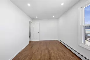 22 Colonial Ave, Freeport, NY 11520 - Photo 33