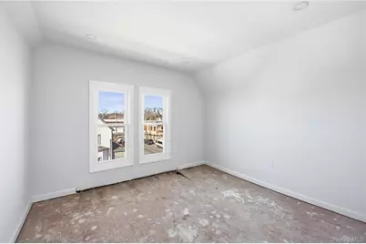 22 Colonial Avenue, Freeport, NY 11520 - Photo 39