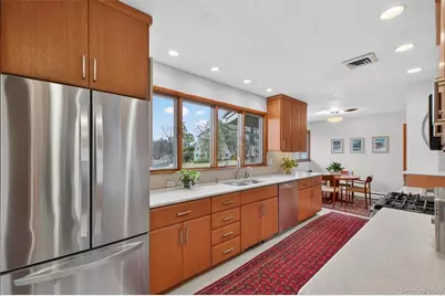 6 Yates Boulevard, Poughkeepsie, NY 12601 - Photo 9