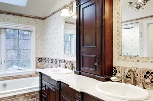 330 Chestnut Dr, East Hills, NY 11576 - Photo 17