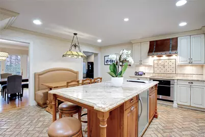 330 Chestnut Drive, East Hills, NY 11576 - Photo 11