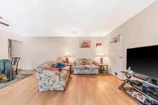 9 Kiowa Ct, Coram, NY 11727 - Photo 3