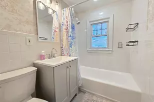 19 Kent Pl, Amityville, NY 11701 - Photo 9