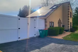 98 Sutton Park Rd, Poughkeepsie, NY 12603 - Photo 3