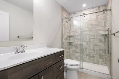 32 Florida Avenue, Medford, NY 11763 - Photo 19