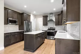 32 Florida Ave, Medford, NY 11763 - Photo 5