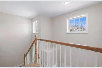 32 Florida Avenue, Medford, NY 11763 - Photo 13