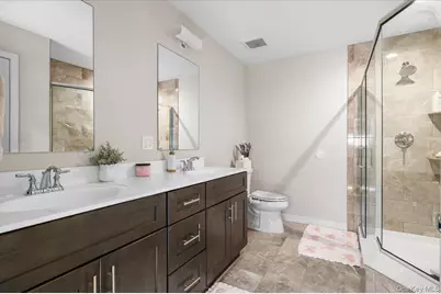 32 Florida Avenue, Medford, NY 11763 - Photo 15