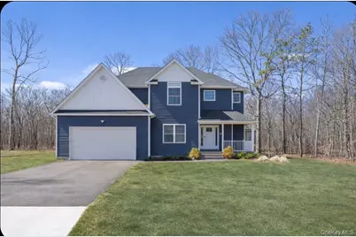 32 Florida Avenue, Medford, NY 11763 - Photo 1