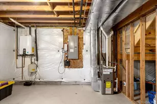 32 Florida Ave, Medford, NY 11763 - Photo 21