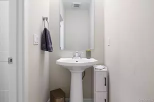 32 Florida Ave, Medford, NY 11763 - Photo 11