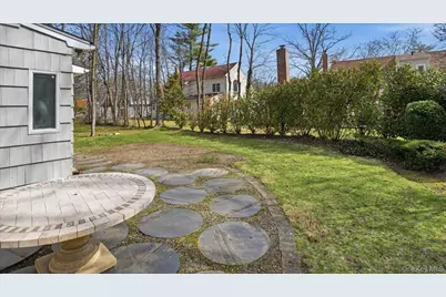 23 Hartley Road, Great Neck, NY 11023 - Photo 31