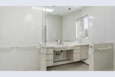 23 Hartley Road, Great Neck, NY 11023 - Photo 21