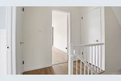 23 Hartley Road, Great Neck, NY 11023 - Photo 27