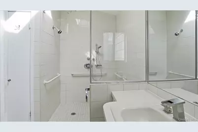 23 Hartley Road, Great Neck, NY 11023 - Photo 21