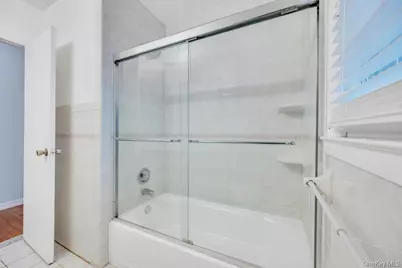 171 N Ontario Street, Ronkonkoma, NY 11779 - Photo 15