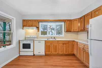 171 N Ontario Street, Ronkonkoma, NY 11779 - Photo 13