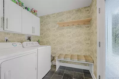 18 Woodland Road, Roslyn, NY 11576 - Photo 17