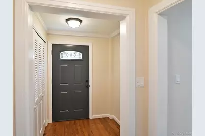 9 Koster Court, Huntington Station, NY 11746 - Photo 3