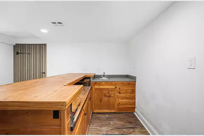 9 Sunrise Terrace, Newburgh, NY 12553 - Photo 23