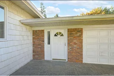 22 Pioneer Boulevard, South Huntington, NY 11746 - Photo 3