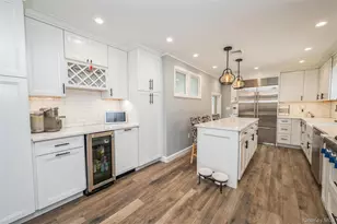 2296 Willow St, Wantagh, NY 11793 - Photo 13