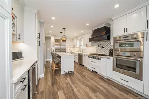 2296 Willow St, Wantagh, NY 11793 - Photo 9