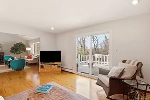 39 Lotowana Ln, Stony Brook, NY 11790 - Photo 7