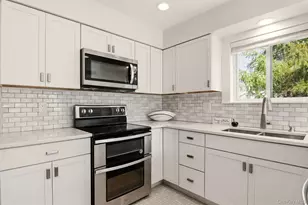 39 Lotowana Ln, Stony Brook, NY 11790 - Photo 13