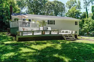 39 Lotowana Ln, Stony Brook, NY 11790 - Photo 27