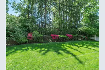 149 Chestnut Road, Manhasset, NY 11030 - Photo 33