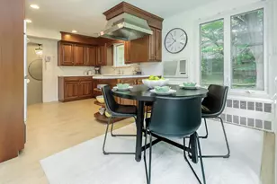 149 Chestnut Rd, Manhasset, NY 11030 - Photo 19