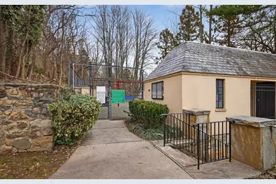 37 Aspen Drive W #37, Woodbury, NY 11797 - Photo 35