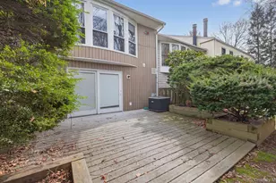 37 Aspen Dr W, Woodbury, NY 11797 - Photo 27