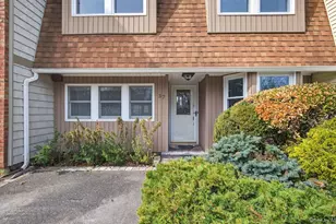 37 Aspen Dr W, Woodbury, NY 11797 - Photo 3