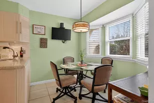 37 Aspen Dr W, Woodbury, NY 11797 - Photo 5