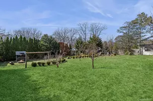 55 Topping Dr, Riverside, NY 11901 - Photo 23