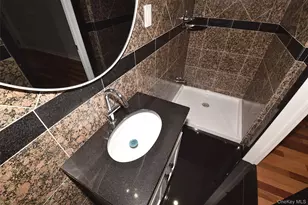 86-16 262nd St, Floral Park, NY 11001 - Photo 15