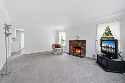 107 Fillmore Street, Centerport, NY 11721 - Photo 3