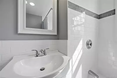 107 Fillmore Street, Centerport, NY 11721 - Photo 17