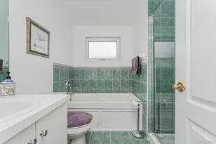10 Dunhill Ln, New York, NY 10309 - Photo 21