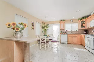 10 Dunhill Ln, New York, NY 10309 - Photo 5