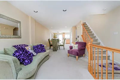 10 Dunhill Lane, New York, NY 10309 - Photo 13